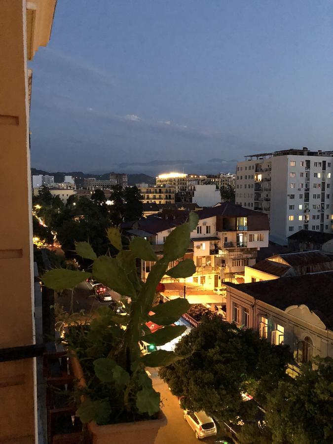 Apartment Gio Батуми Екстериор снимка