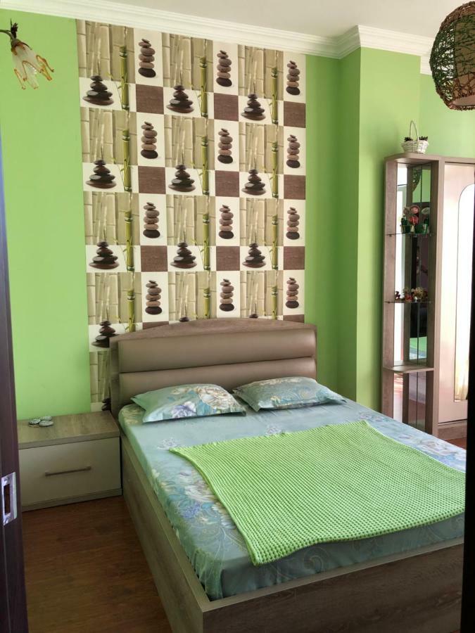 Apartment Gio Батуми Екстериор снимка